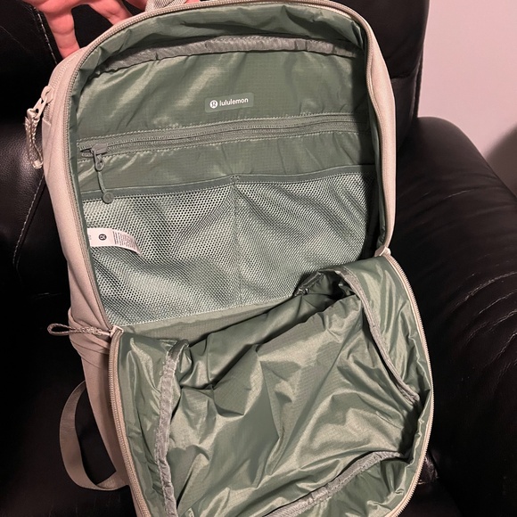 Lululemon backpack - Picture 4 of 4
